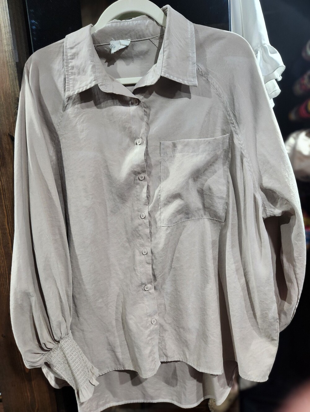 Peach Love Classic Women's Button-Front Shirt in Light Taupe